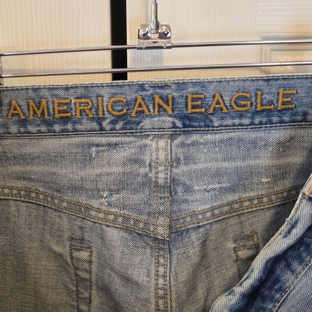 American Eagle Mens Loose Fit Light Wash Distressed Raw Hem Jeans 34x30 Blue - Picture 3 of 16